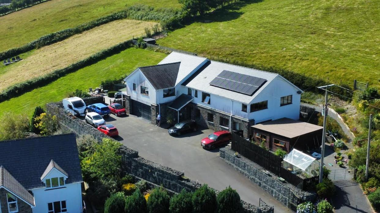 Y Grange Bed and Breakfast Llanfihangel-y-Creuddyn Buitenkant foto