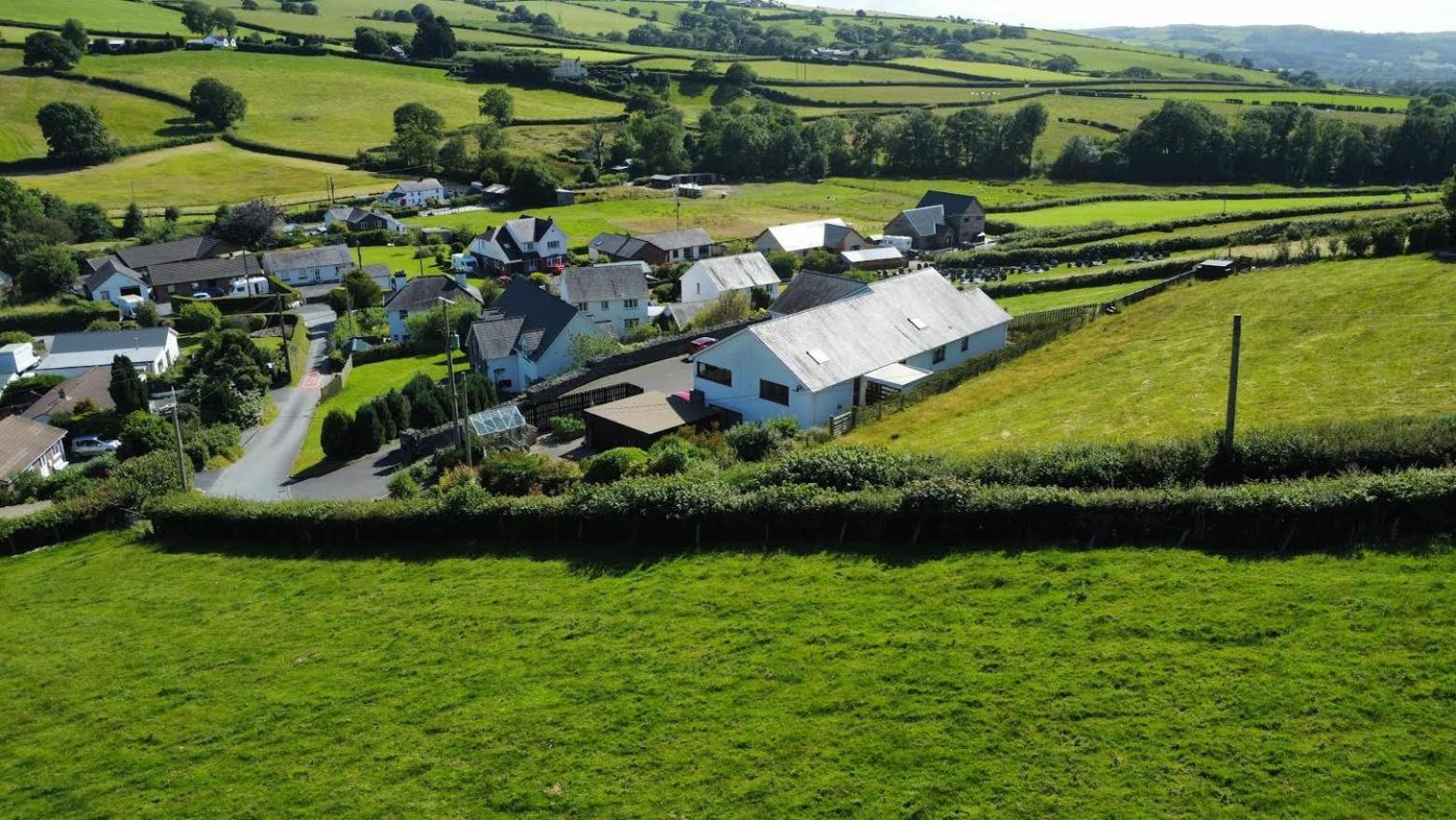 Y Grange Bed and Breakfast Llanfihangel-y-Creuddyn Buitenkant foto
