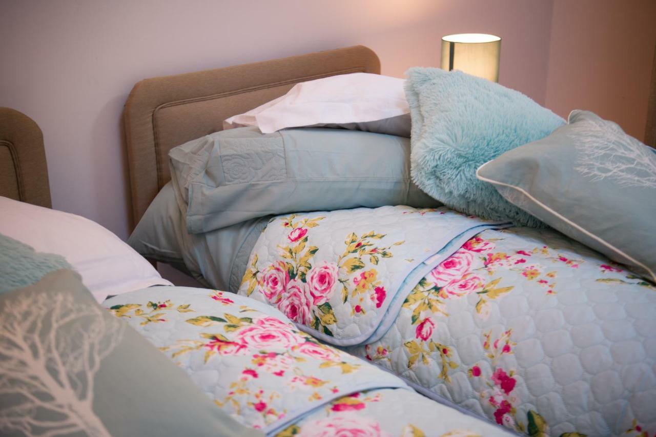Y Grange Bed and Breakfast Llanfihangel-y-Creuddyn Buitenkant foto