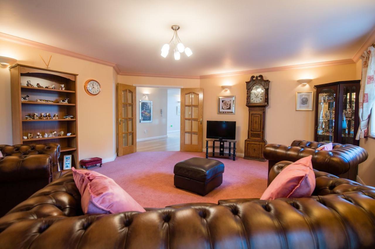 Y Grange Bed and Breakfast Llanfihangel-y-Creuddyn Buitenkant foto