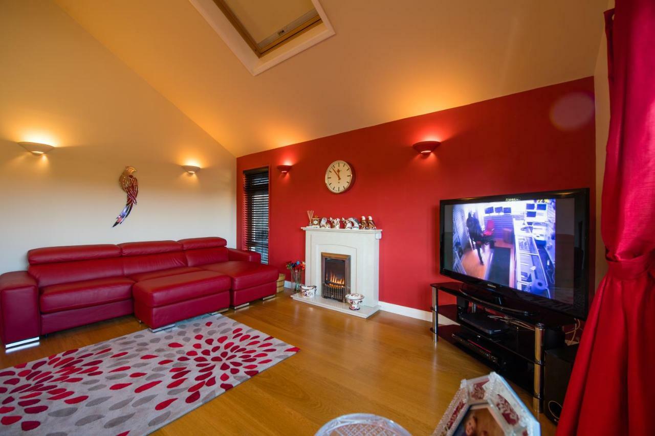 Y Grange Bed and Breakfast Llanfihangel-y-Creuddyn Buitenkant foto
