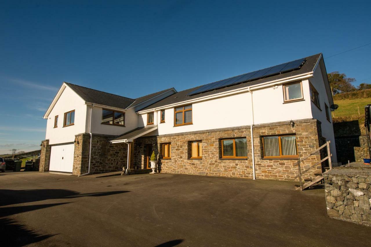 Y Grange Bed and Breakfast Llanfihangel-y-Creuddyn Buitenkant foto