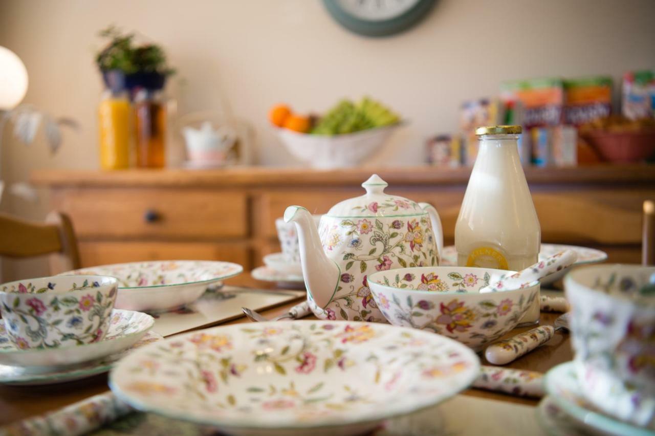Y Grange Bed and Breakfast Llanfihangel-y-Creuddyn Buitenkant foto