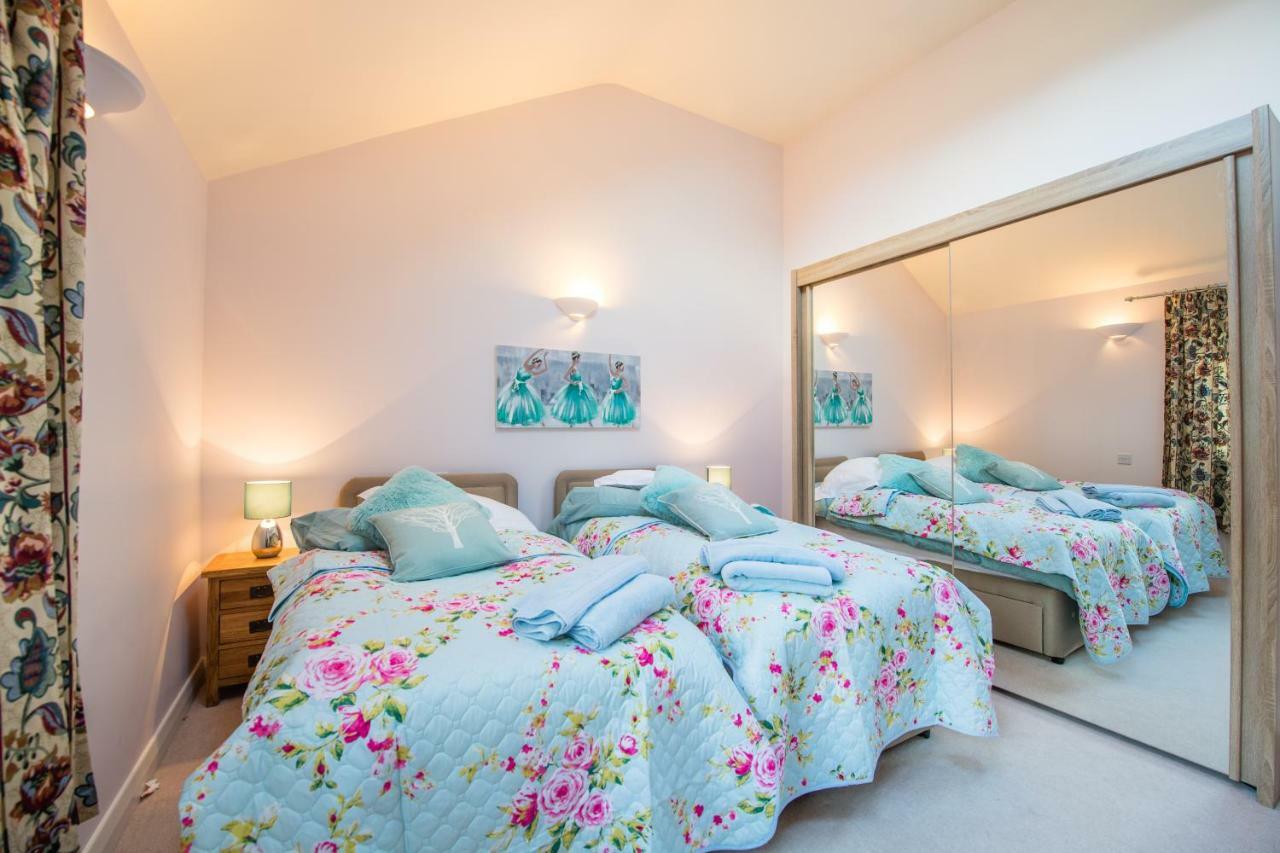 Y Grange Bed and Breakfast Llanfihangel-y-Creuddyn Buitenkant foto
