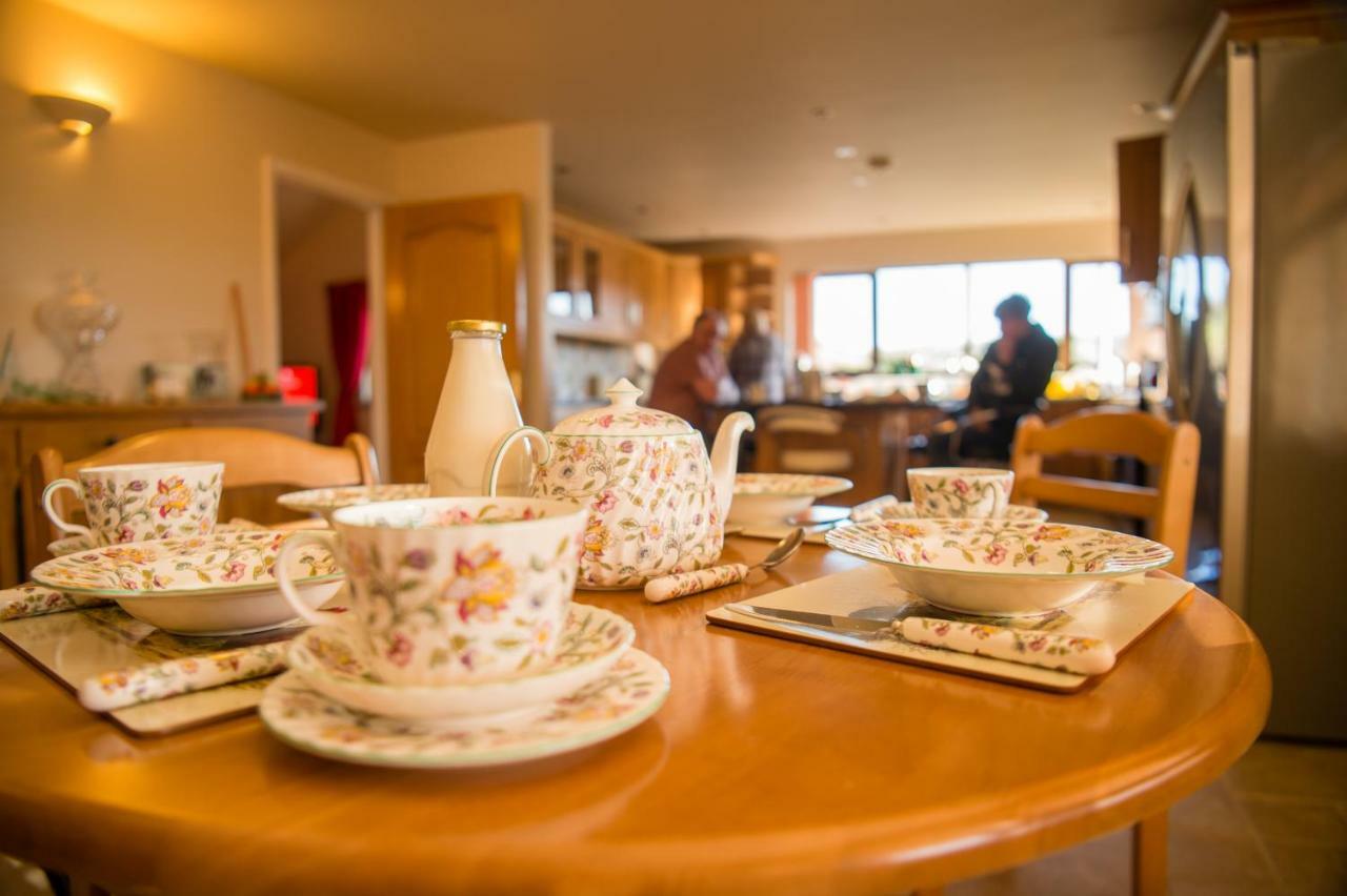 Y Grange Bed and Breakfast Llanfihangel-y-Creuddyn Buitenkant foto